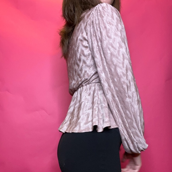 Pink blouse - Picture 5 of 5